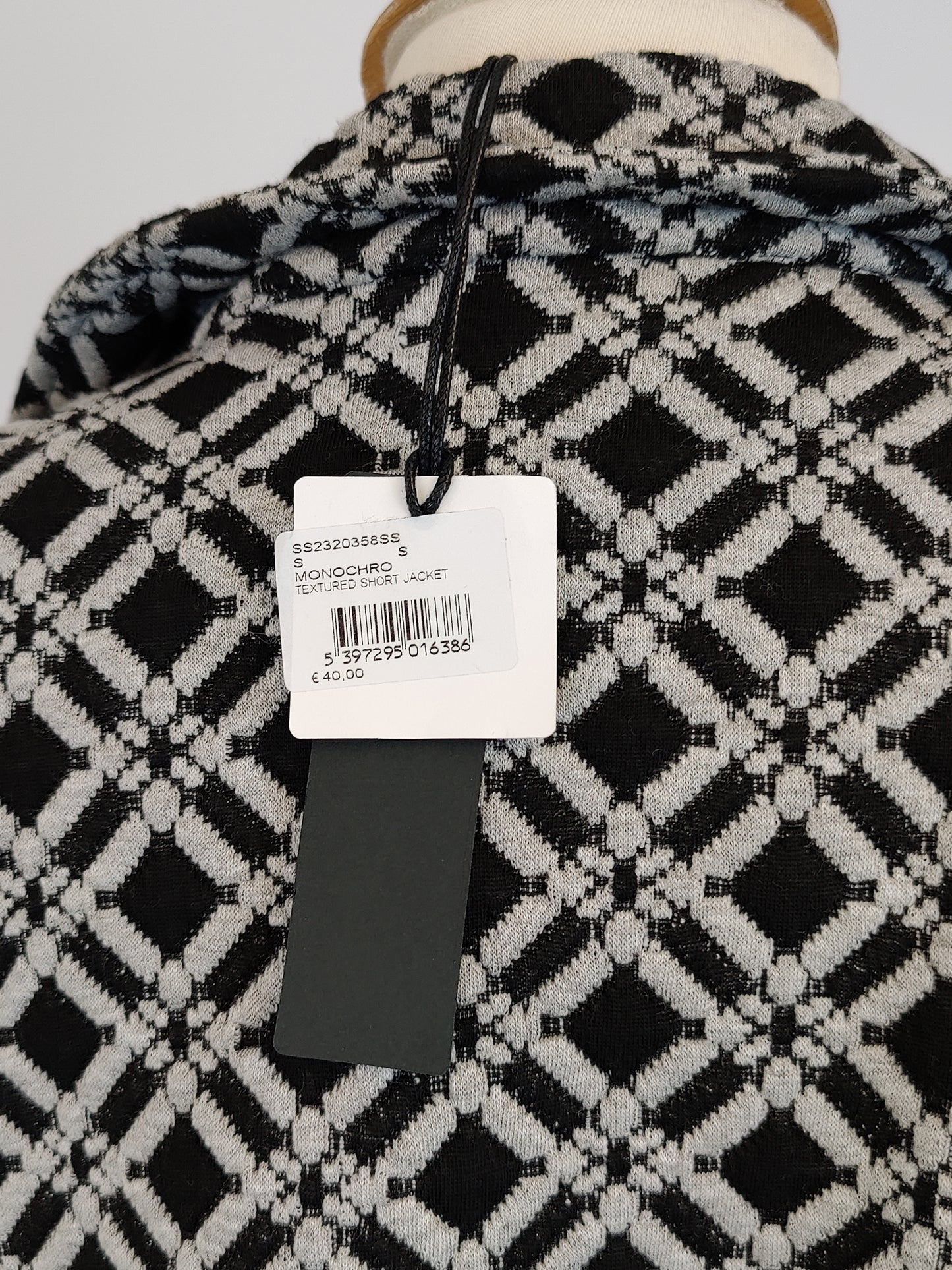 Pala D'Oro Black Textured Short Jacket