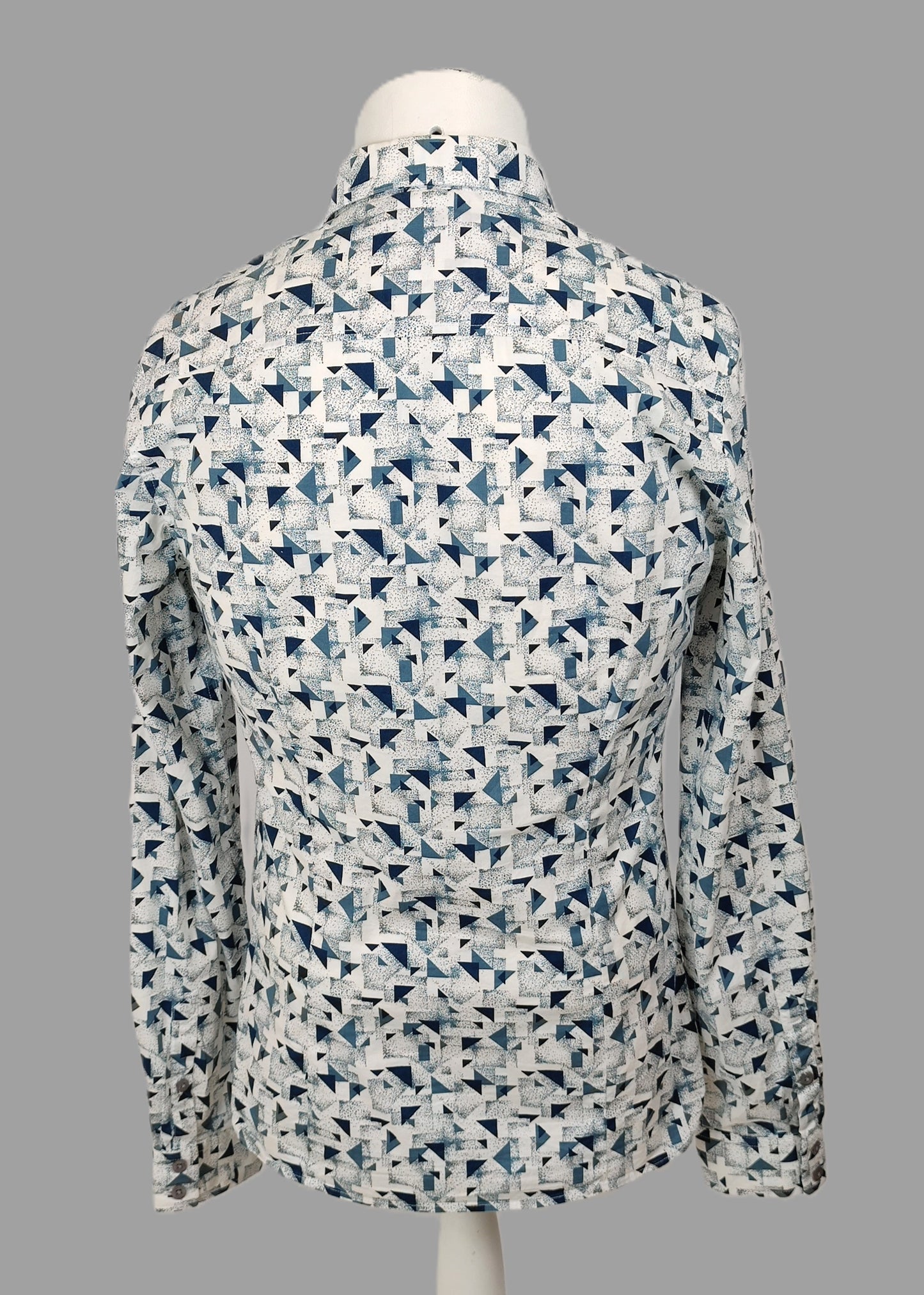 Guess Men's Button-Down Shirt-White with Blue Geometric Pattern