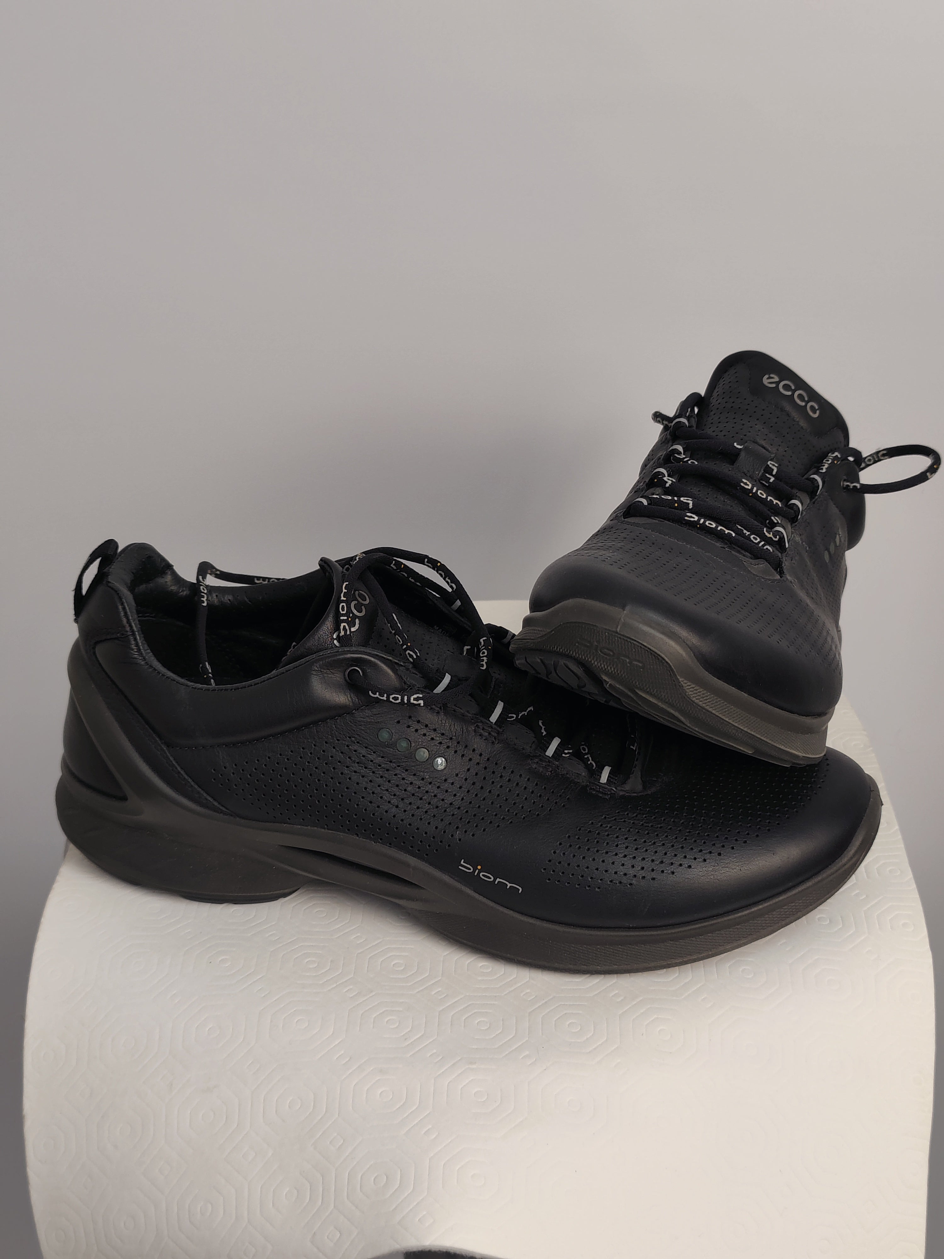 Ecco Men s Black Biom FJuel Trainers Simon Shop