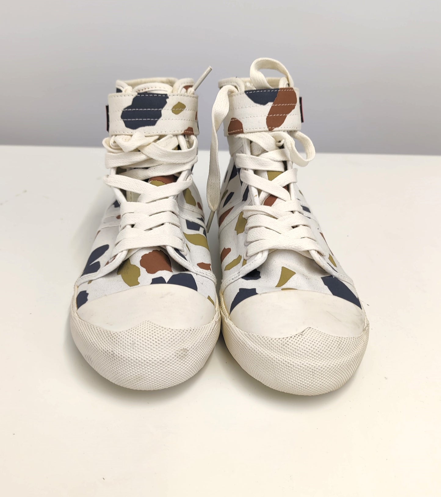 Hunter Terrazzo Canvas Sneakers - white and camouflage