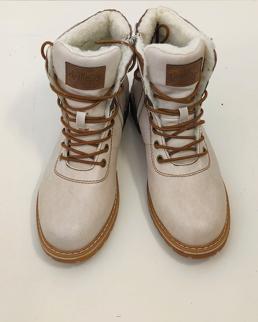 Drilleys Fur-Lined Boots - Light Fawn