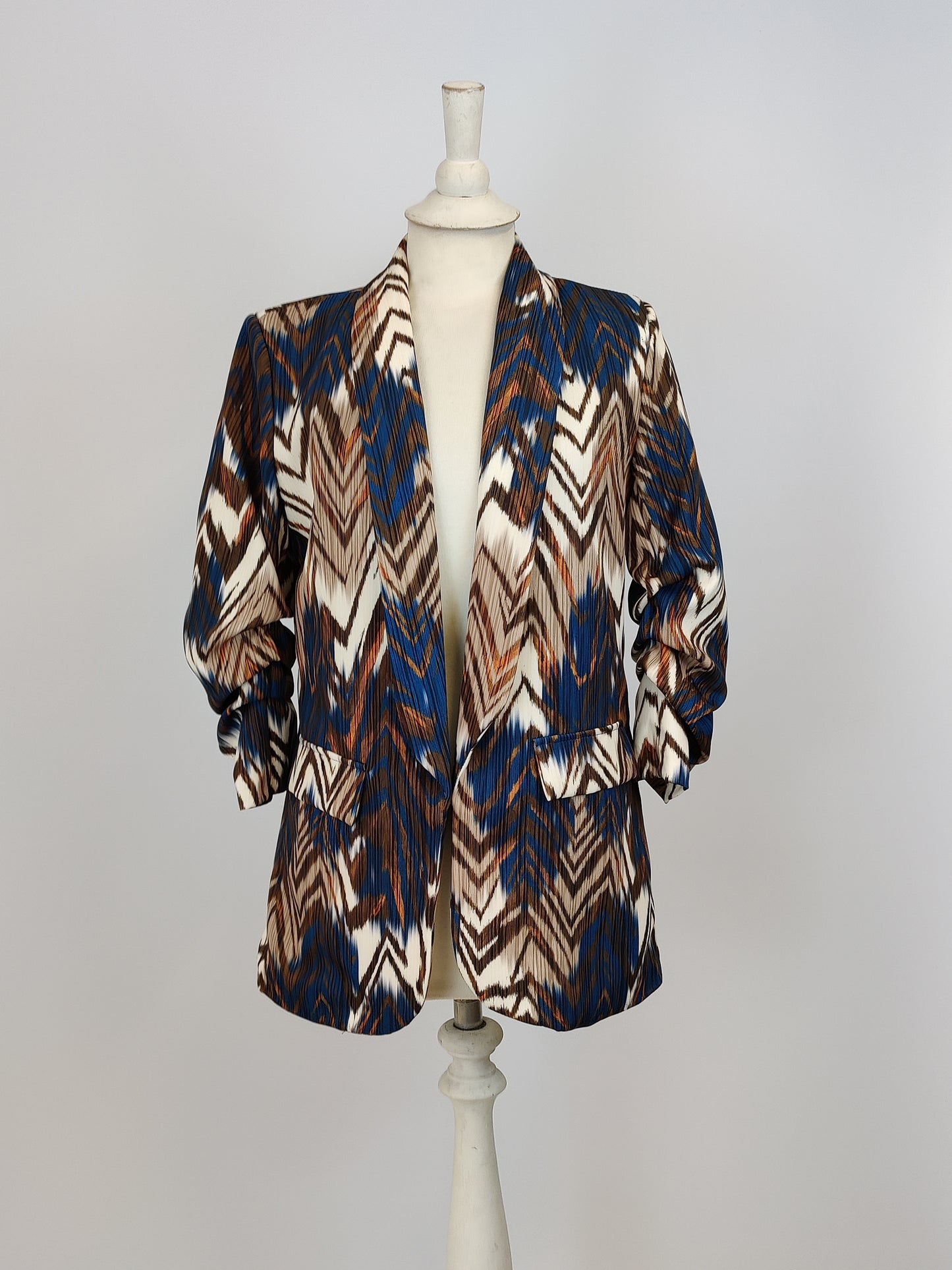 Made In Italy Ruched Sleeved Blazer