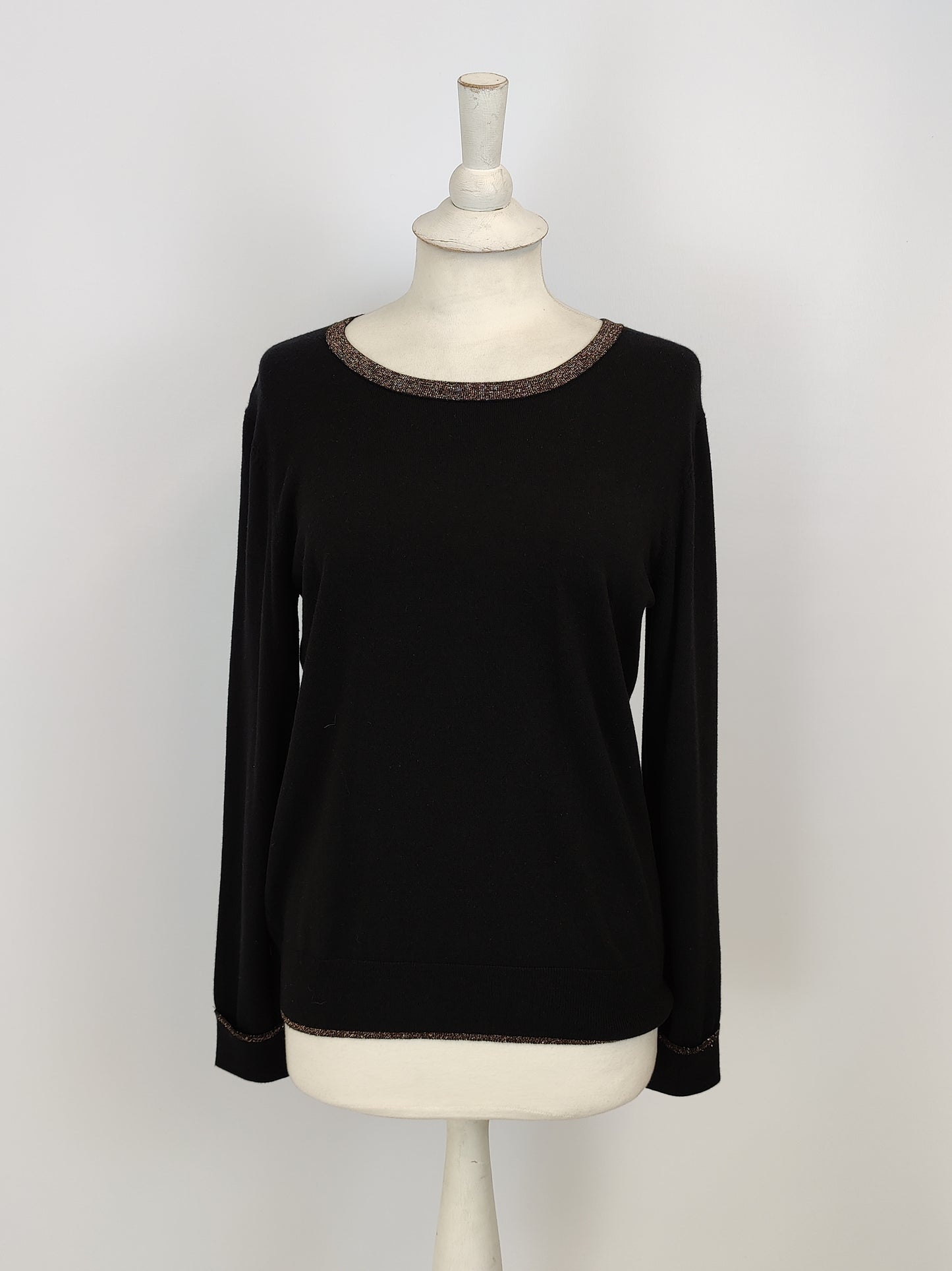 Por Moi Rosie Colourblock Black Knit with Rose Gold Trim
