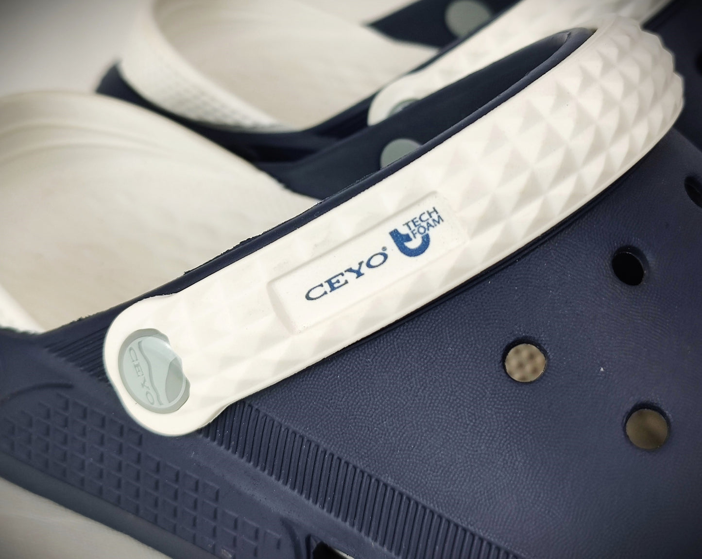 Ceyo Navy Clogs