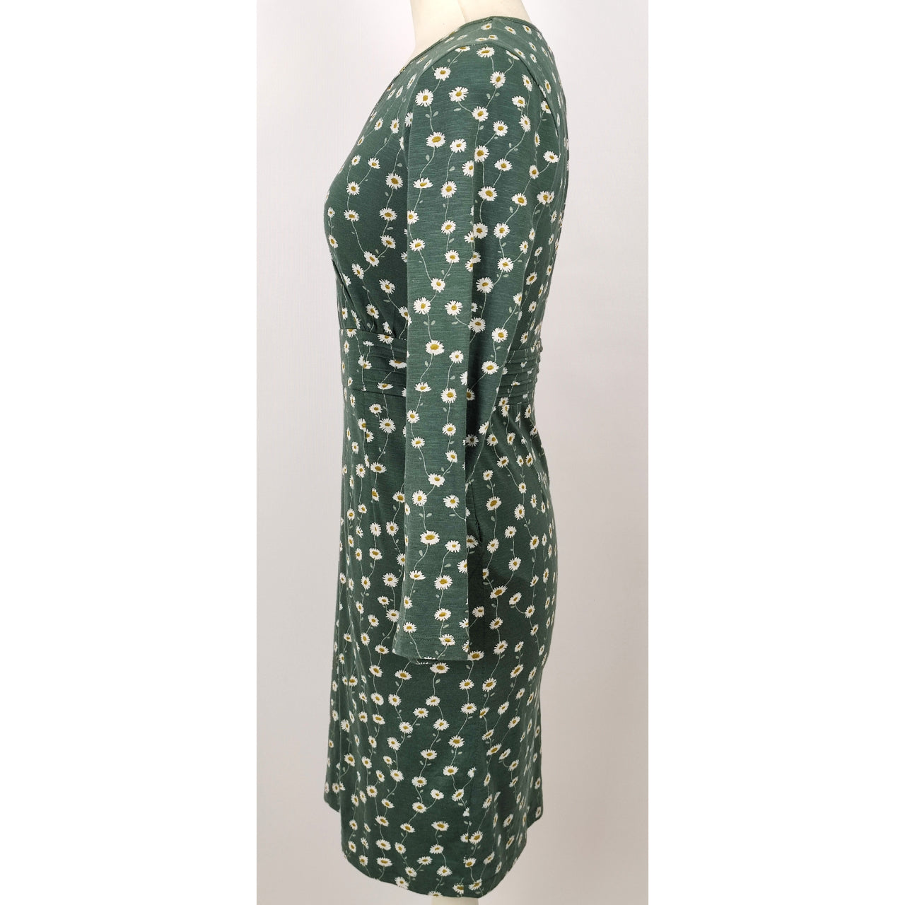 Brakeburn V Neck Jersey Dress with Daisy Print - Green