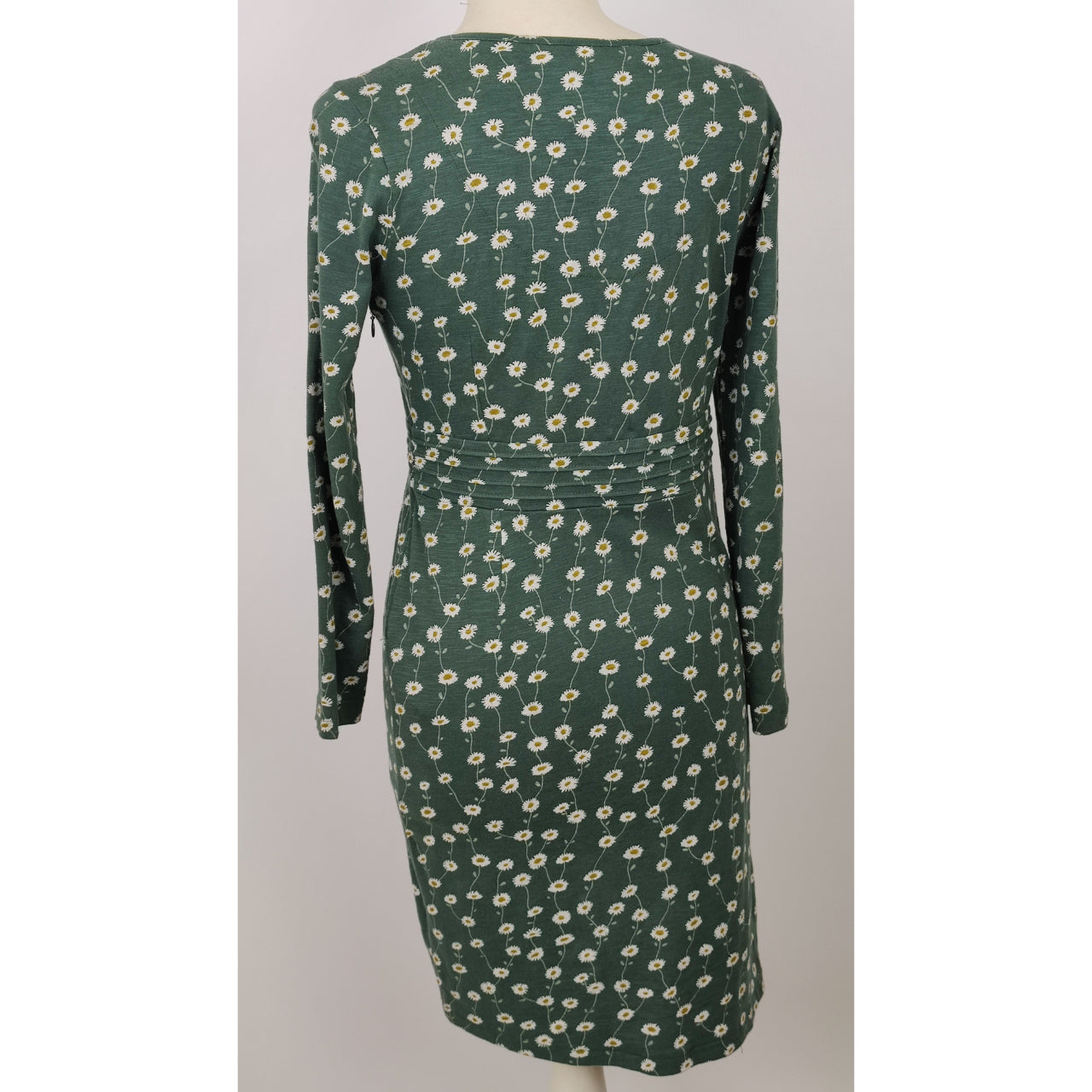 Brakeburn V Neck Jersey Dress with Daisy Print - Green