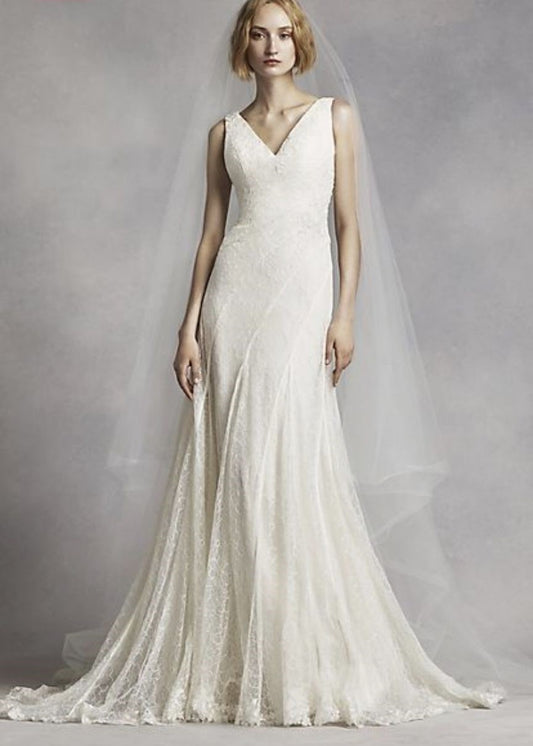 WHITE by Vera Wang Elegant Wedding Dress
